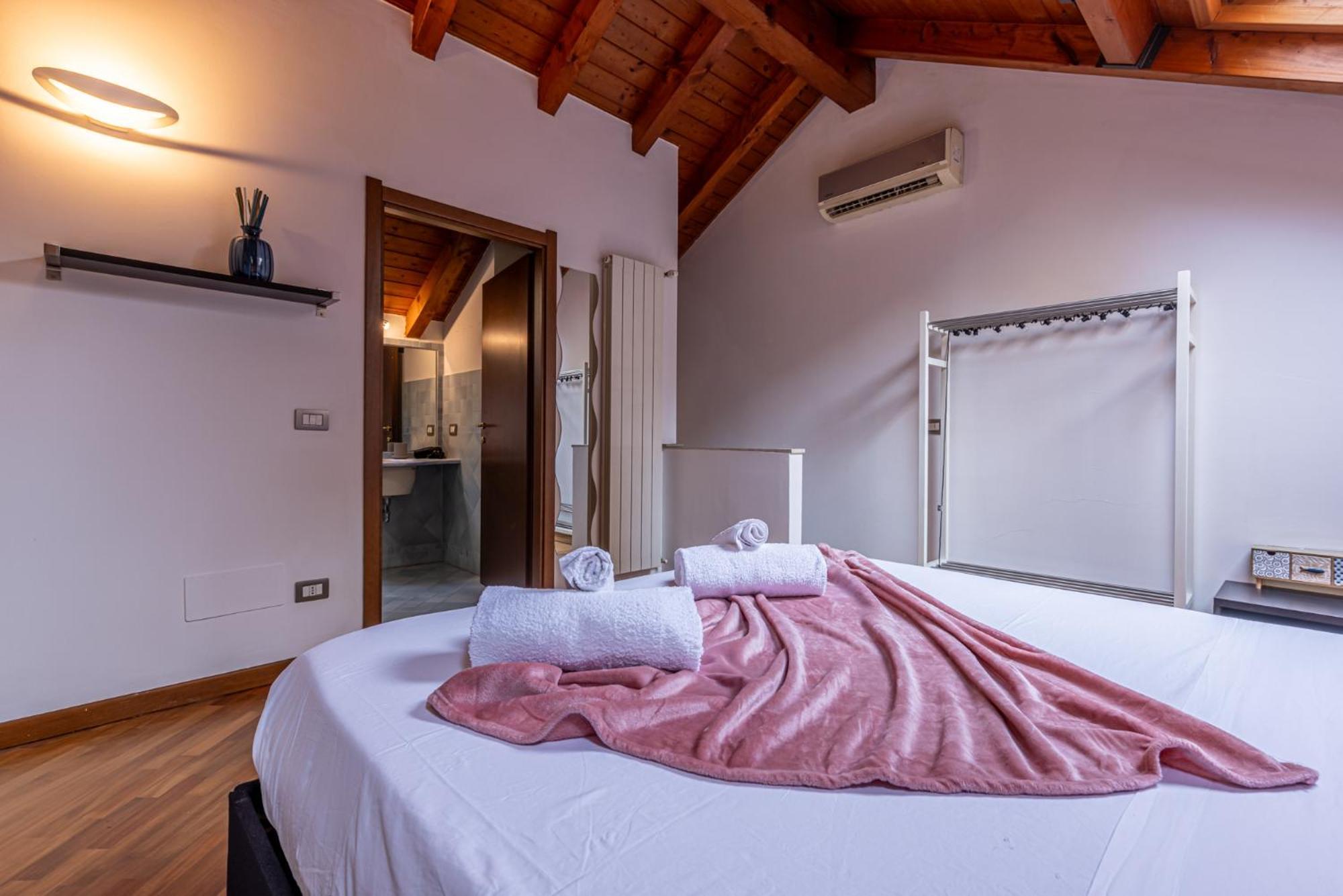 Romantic Suite Navigli - 15Min Duomo - Free Parking Milan Extérieur photo